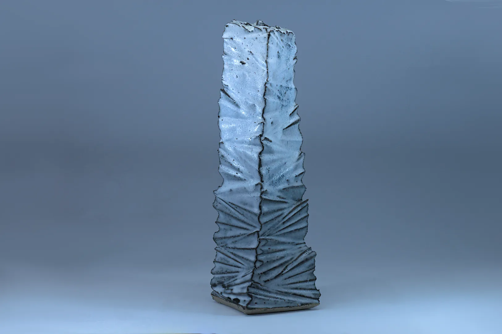 Cascade Vase 4 Snowy Mountain